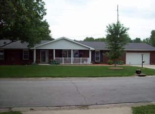 1404 Springdale St, Mexico, MO 65265