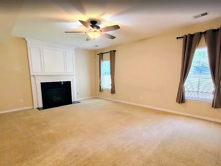 809 Redden Row — Photo 2