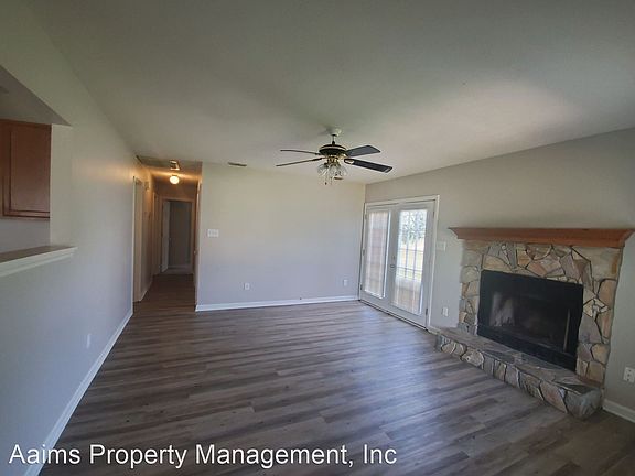 2nd image of 5822 Corner Oaks Dr