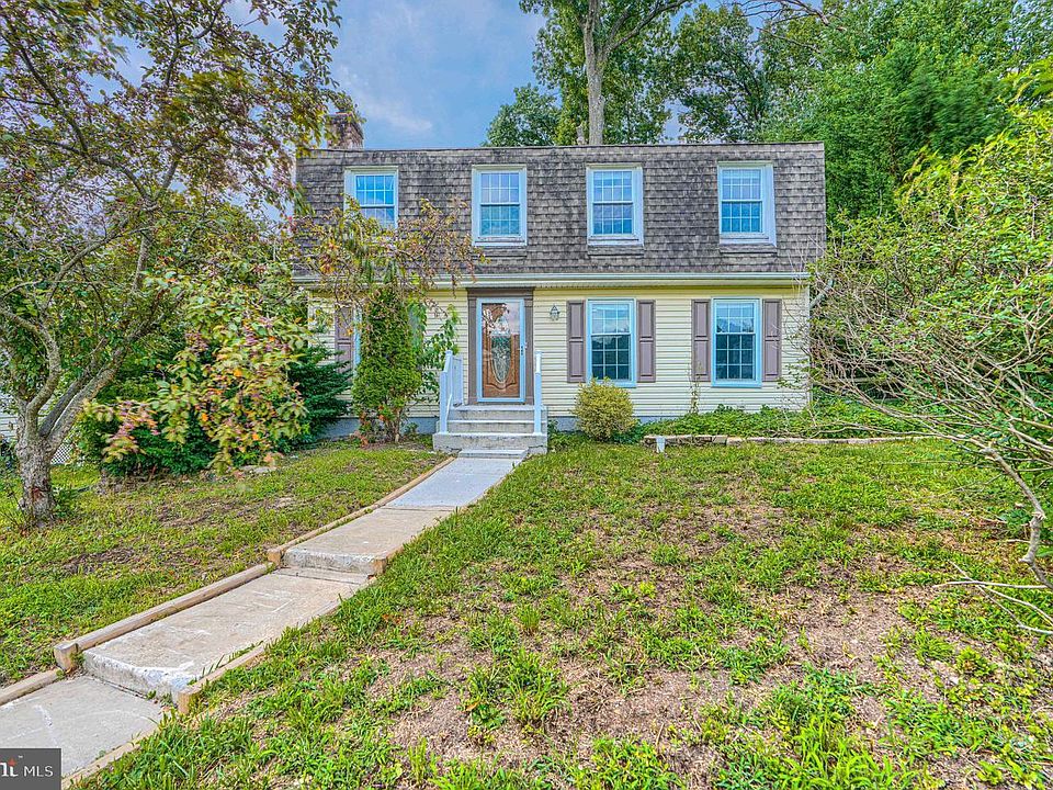 1st image of 22 Heathrow Manor Ct