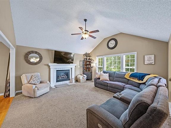 5th image of 958 NW Maplewood Ct