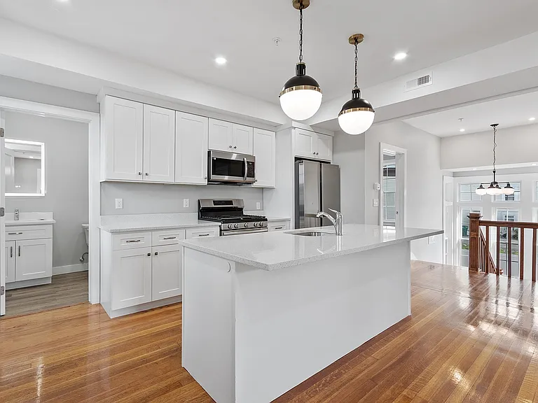80 South St #6 — Photo 3