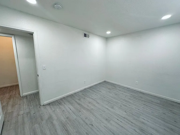 4225 Stewart Ave — Photo 14