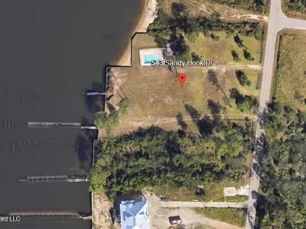 543 Sandy Hook Dr, Pass Christian, MS 39571