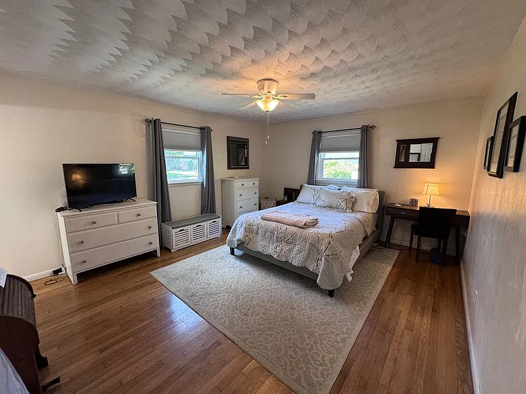 928 General Stuart Dr — Photo 31