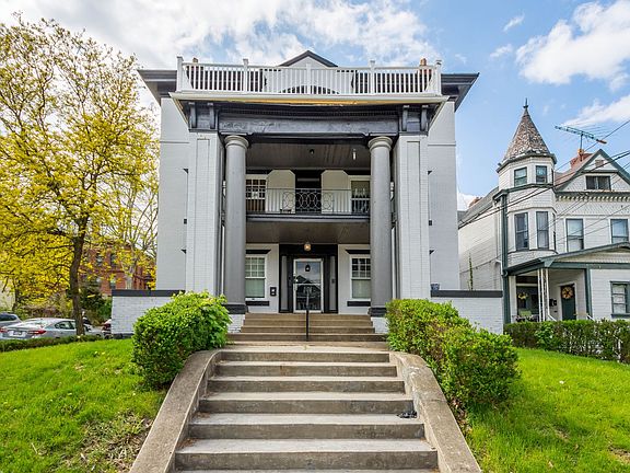 5th image of 226 E End Ave #51