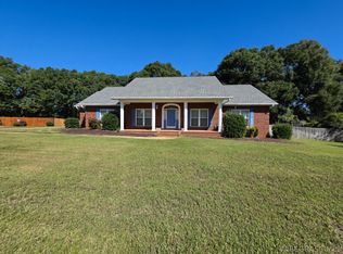 896 Oak Lake Dr, Enterprise, AL 36330