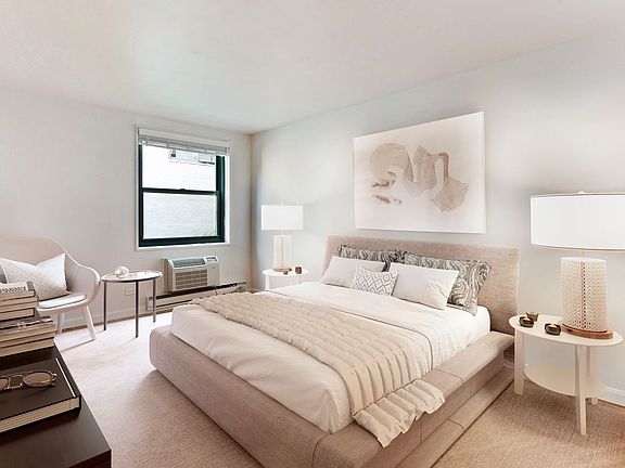 5th image of 634 Washington St APT 3A