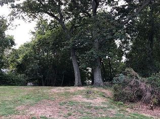 38 8th Ave, Milford, CT 06460