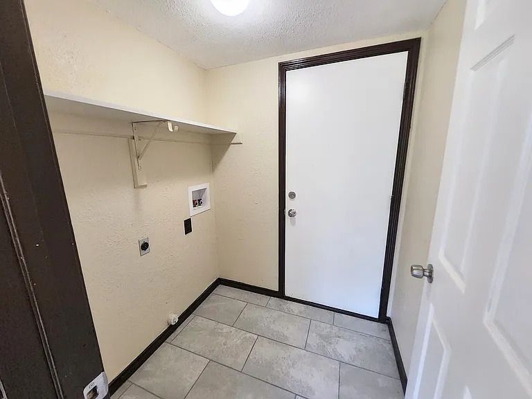 4672 Heatherbrook Ln — Photo 19