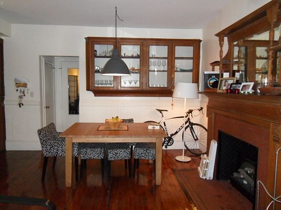 3rd image of 114 W 81st St