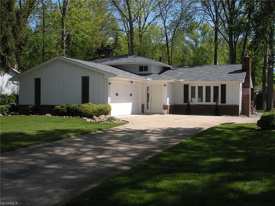 1st image of 34069 Gina Dr