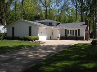 34069 Gina Dr, North Ridgeville, OH 44039