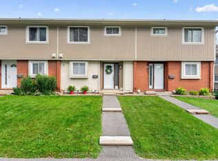 3903 E Old Richmond Rd, Ottawa, ON K2H 8T8