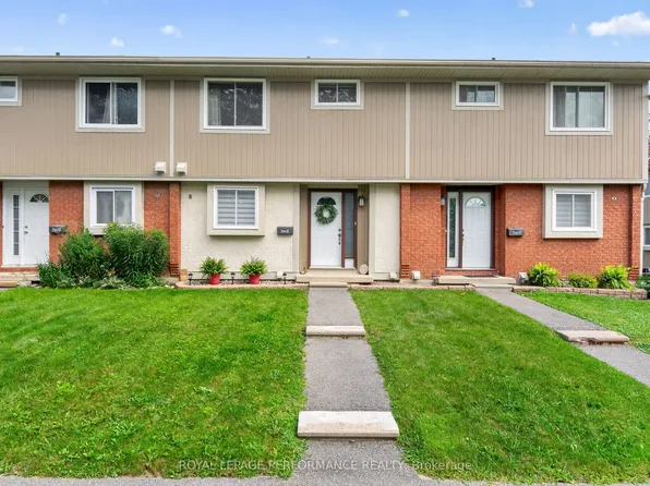 3903 E Old Richmond Rd, Ottawa, ON K2H 8T8