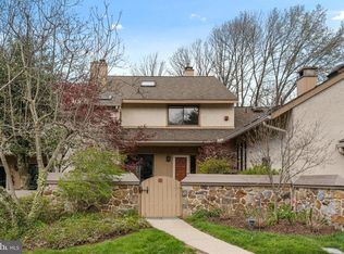 29 Sugar Knoll Dr, Devon, PA 19333