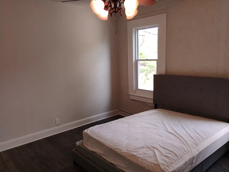Semi furnished premium/large back bedroom. $950 a month