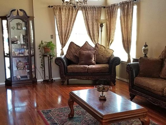 2nd image of 228 Summerbrooke Ct