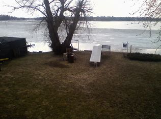 415 Shore Dr, Mukwonago, WI 53149