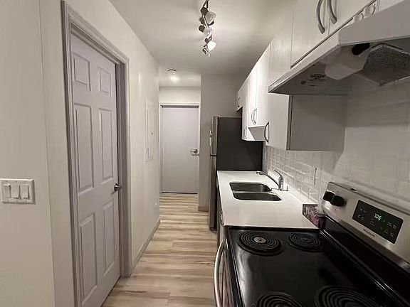 2nd image of 269 Sunview St #302