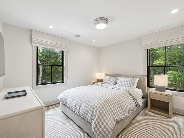 45 Sandra Rd — Photo 37