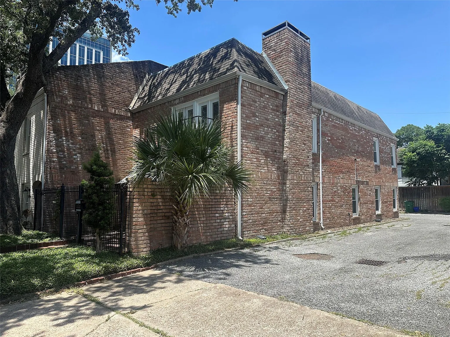 2 bed, 2.5 bath, 2134 sqft, $2,950 — Photo 2