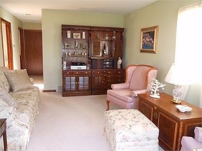 4th image of 415 Sidorske Ave
