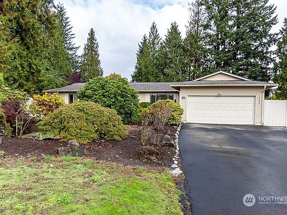 2nd image of 1525 32nd Street SE