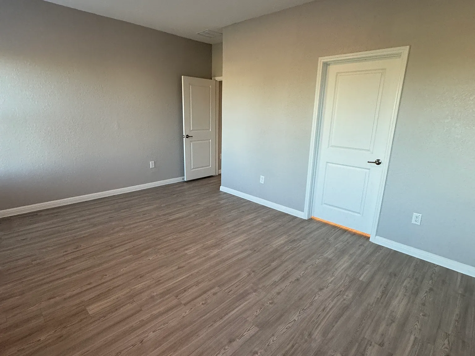 4 bed, 1699 sqft, $2,000 — Photo 2