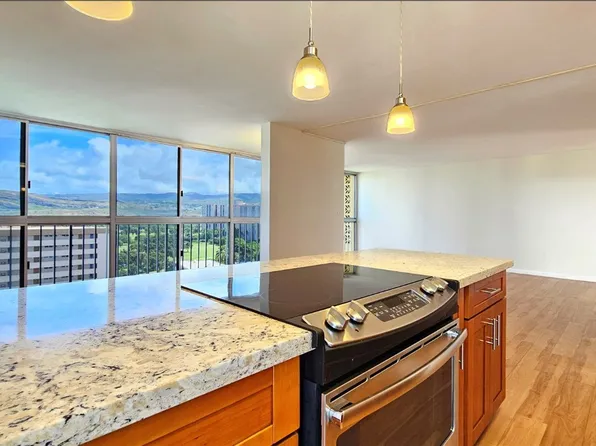 3020 Ala Napuaa Pl APT 904, Honolulu, HI 96818