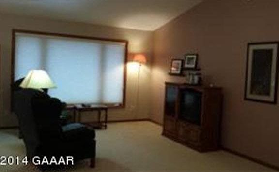5th image of 730 Rosewood Lane SE