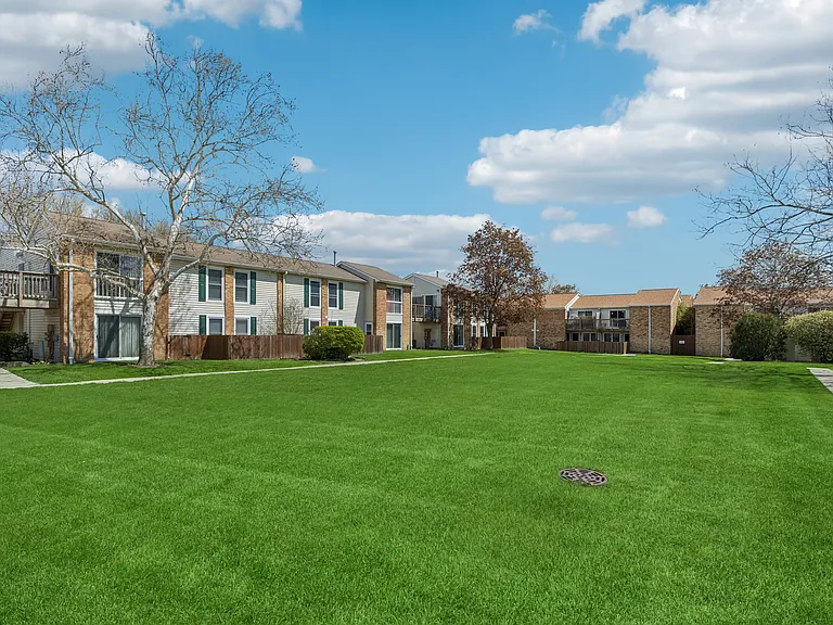 Kenilworth Cir — Photo 19