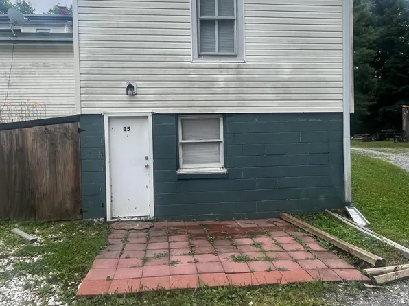 15413 Norwood Ave #B5, Blue Ridge Summit, PA 17214