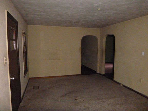4th image of 6341 Sunnyside Dr
