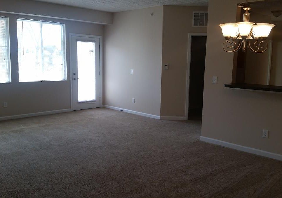 2nd image of 192 Overland Rdg APT 164