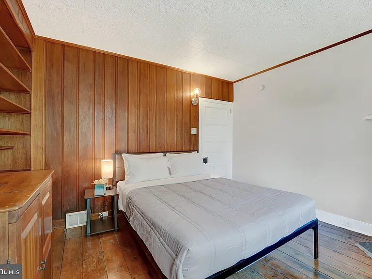 211 Gale Ln — Photo 21