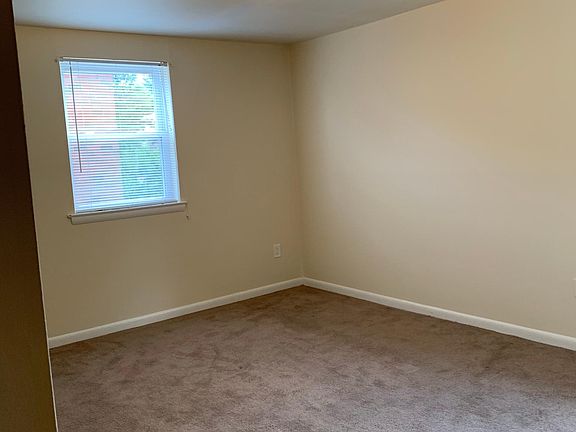 4th image of 3331 Mary St Floor 2
