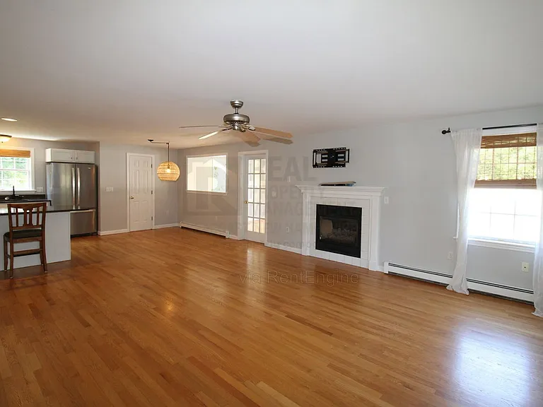 4 Robin Ln — Photo 6