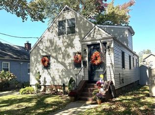 39 Keiber Ct, Staten Island, NY 10314