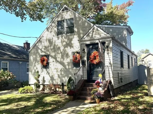 39 Keiber Ct, Staten Island, NY 10314