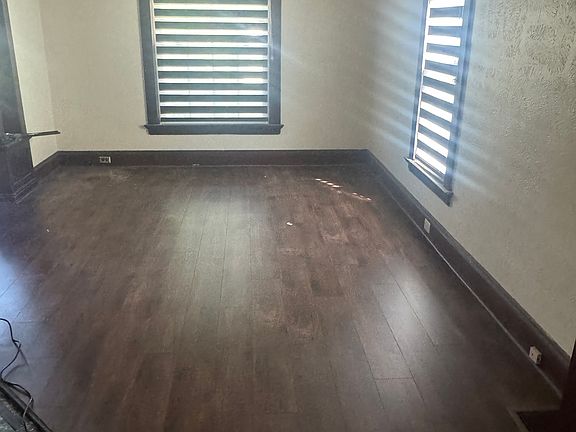 2nd image of 2853 Scottwood Ave