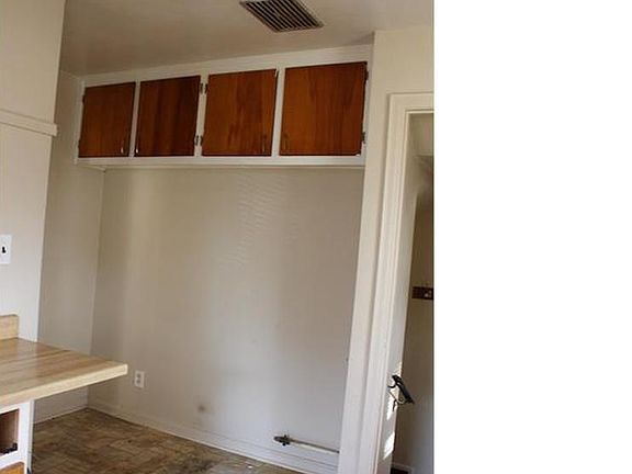 4th image of 5194 Hereford St