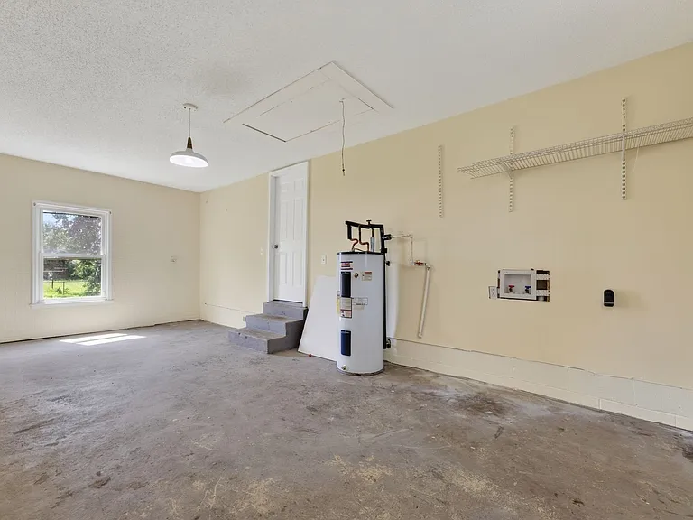 573 Waldorf Dr — Photo 21