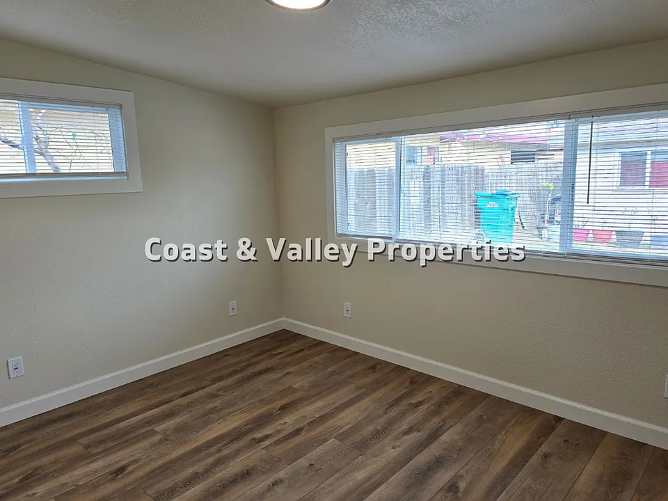 402-408 N Vanderhurst Ave #&-322-326