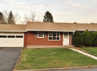 7307 N Gate Dr, Slatington, PA 18080