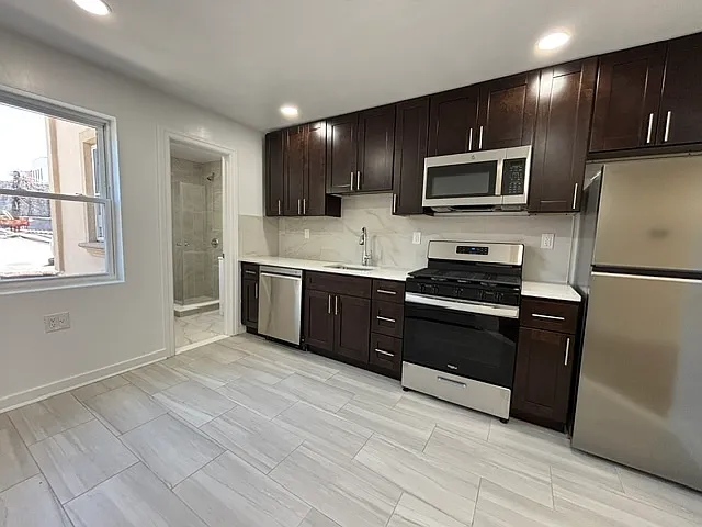 484 Union Ave #3 — Photo 1