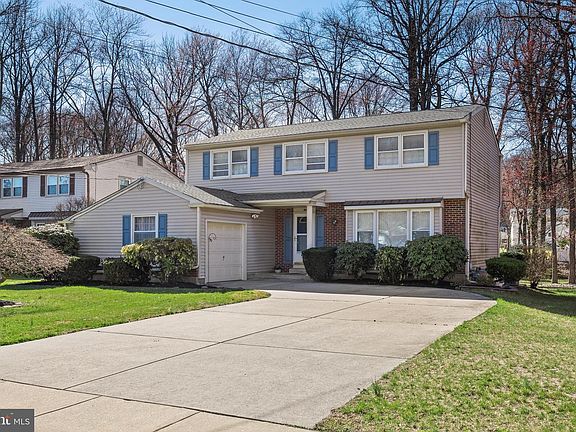 2nd image of 44 Clemson Rd