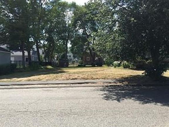 3rd image of 108 Cottage St #1