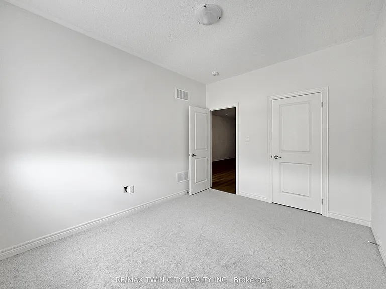 82 Gledhill Cres — Photo 40