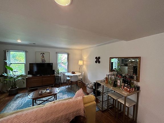 5th image of 313 N Alfred St #B